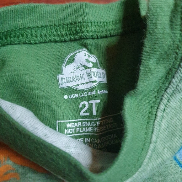 Jurassic world toddler pj set sz 2T green - Picture 3 of 3